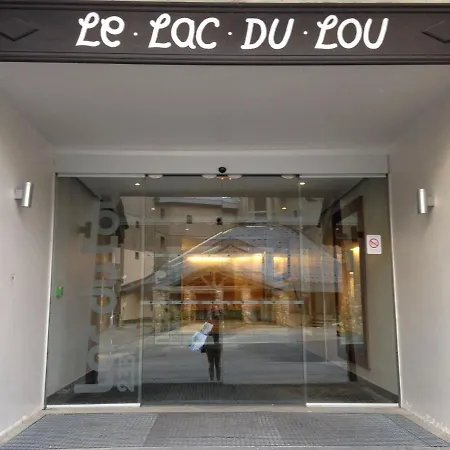 Du Lou, Au Pied Des Pistes